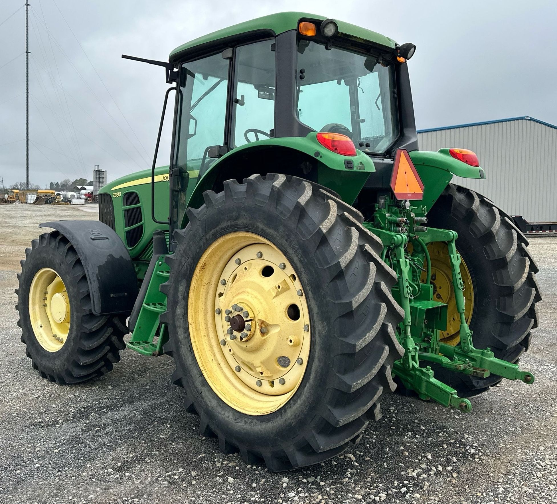 2010 John Deere 7330 MFWD Tractor thumbnail 2