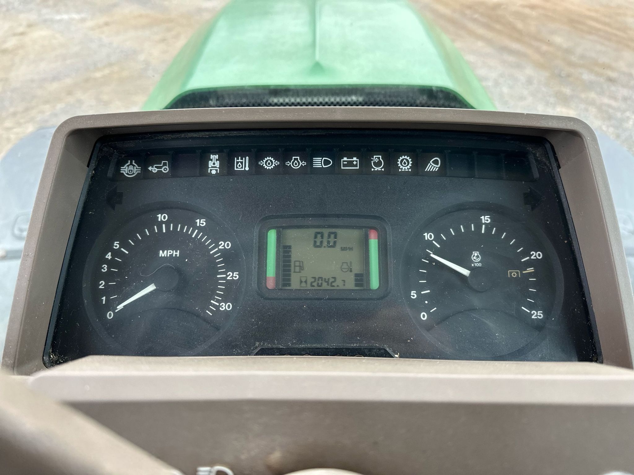 2010 John Deere 7330 MFWD Tractor thumbnail 9