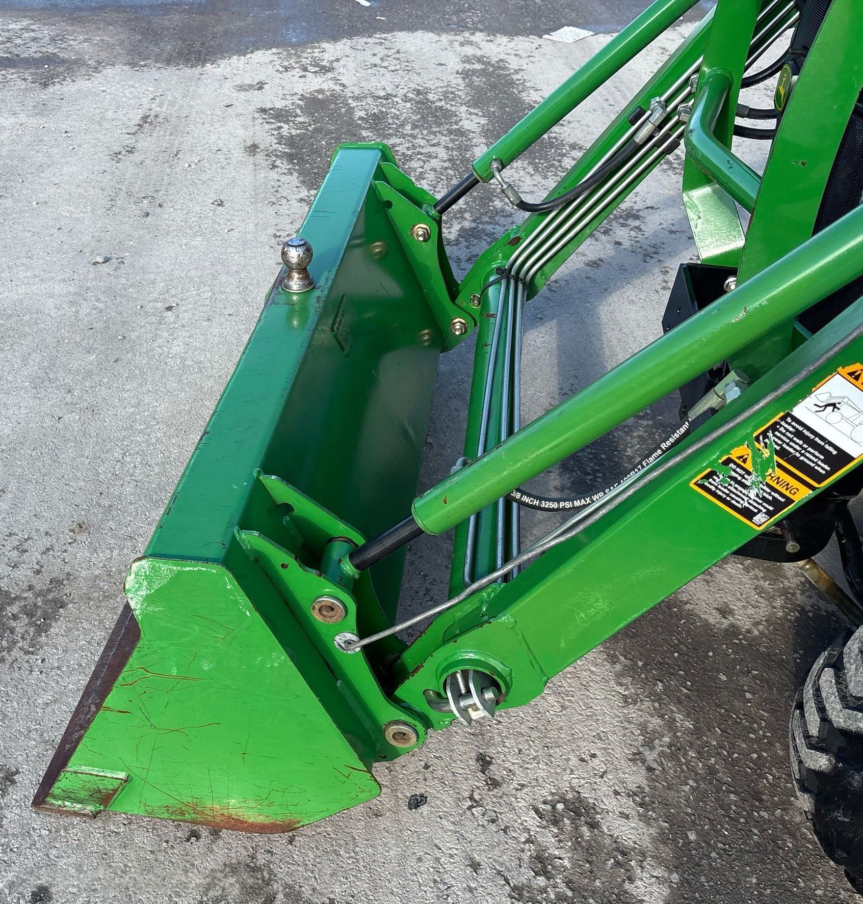 2014 John Deere 1023E MFWD Tractor thumbnail 5