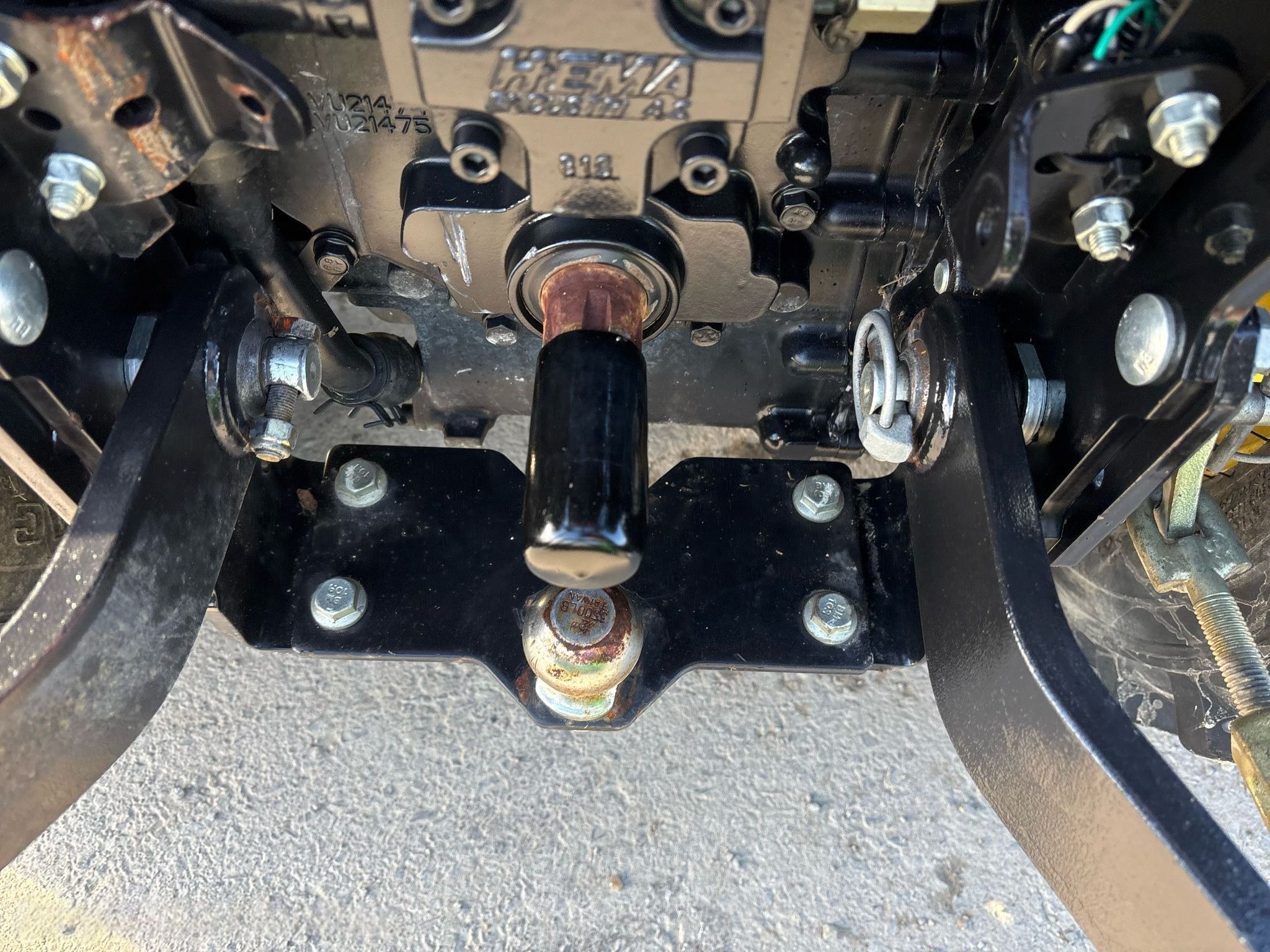 2014 John Deere 1023E MFWD Tractor thumbnail 7