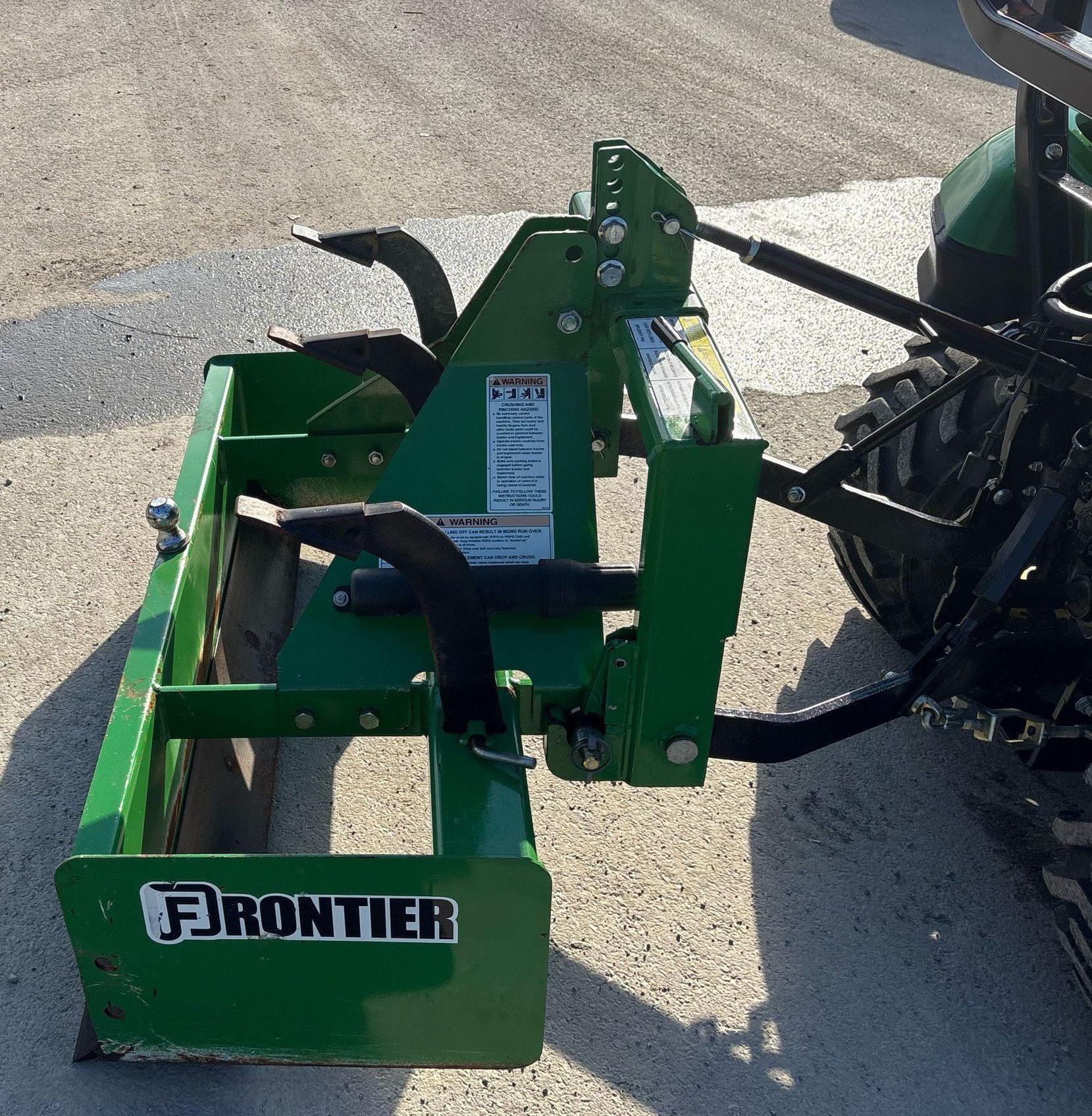 2014 John Deere 1023E MFWD Tractor thumbnail 8