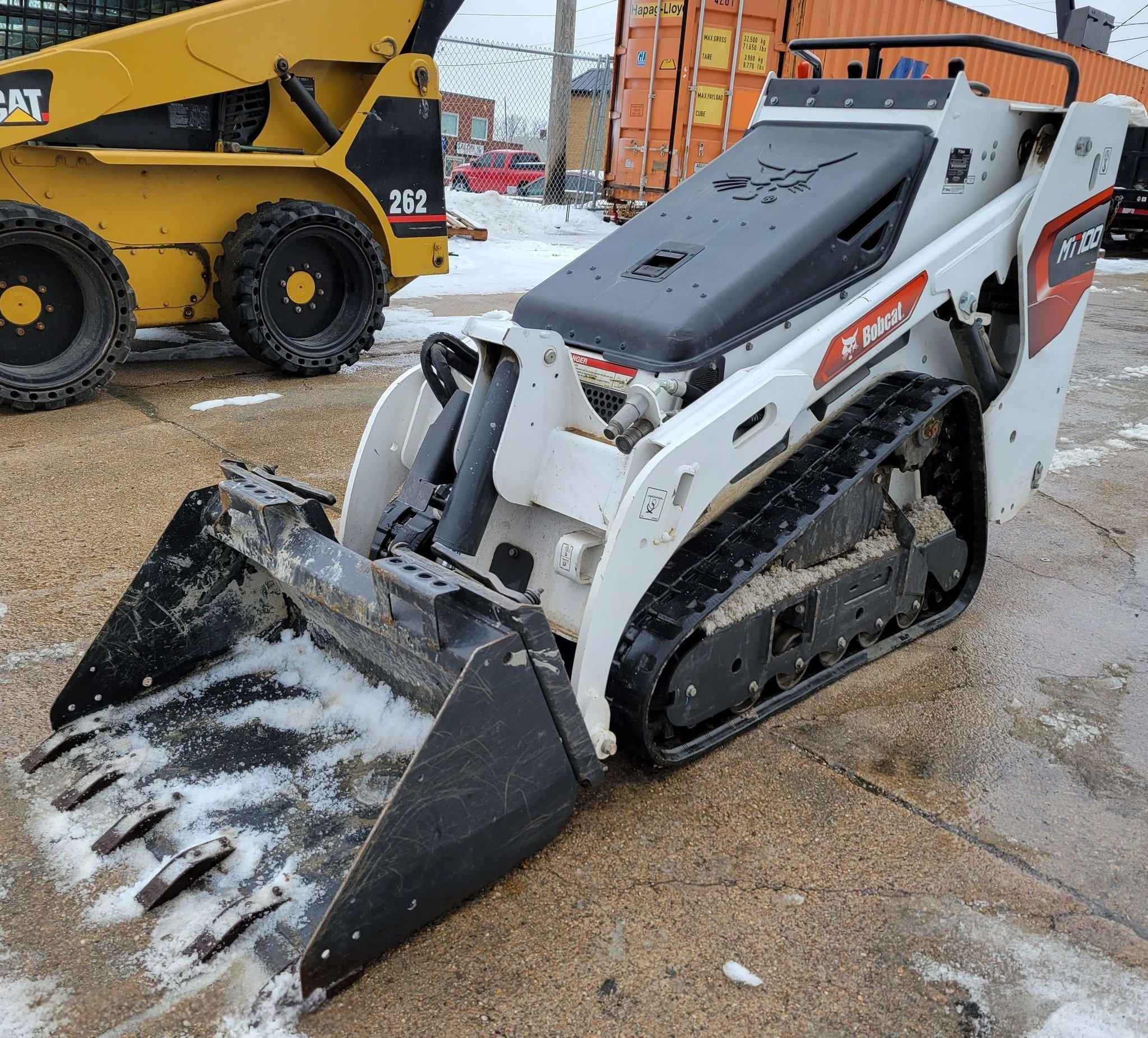 2021 Bobcat MT100 Compact Utility Loader thumbnail 2