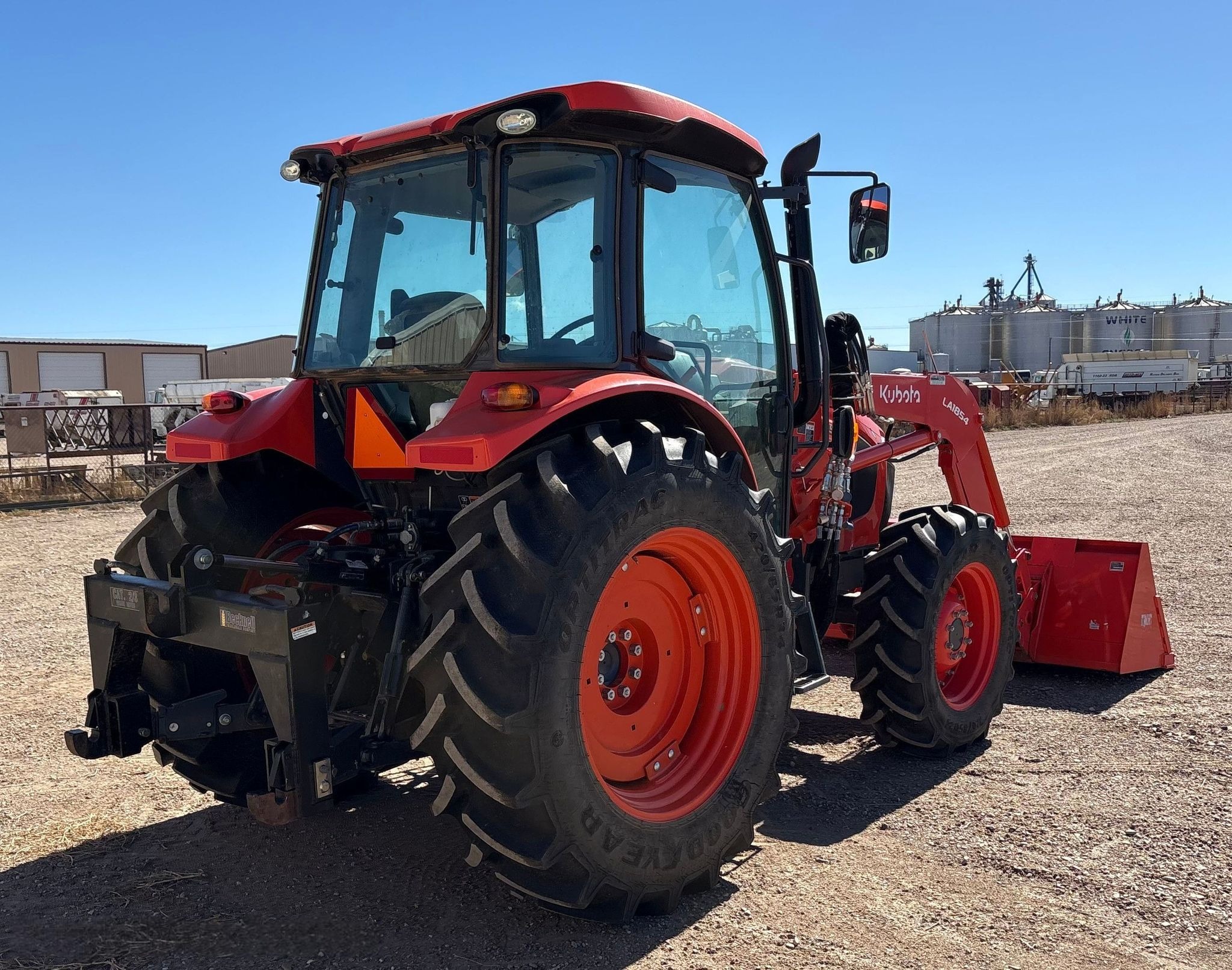 2022 Kubota M5-111D MFWD Tractor thumbnail 4